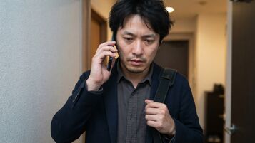 探偵の調査開始後に連絡がないときの対処法は？依頼後の確認点と相談先を解説